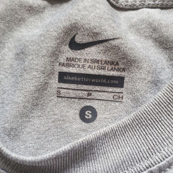 Nike Dri-Fit Gray Youth Sleeveless Tank Top - Picture 3 of 5